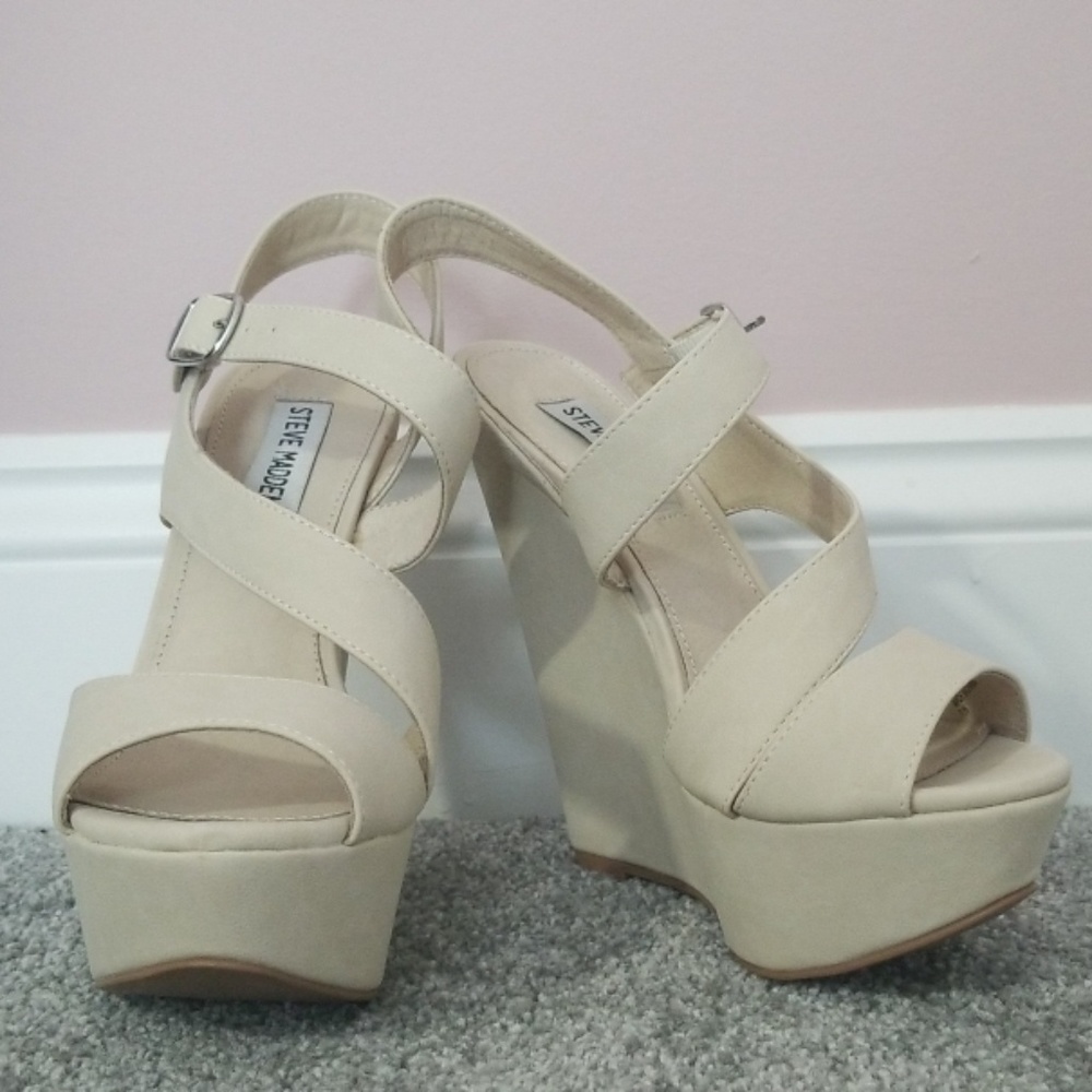 Brand New Steve Madden Wedge Sandals Size 7